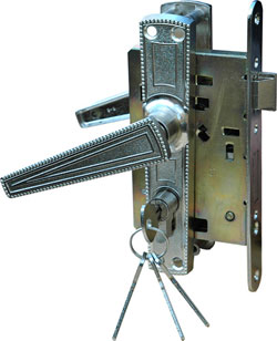 ����� ����